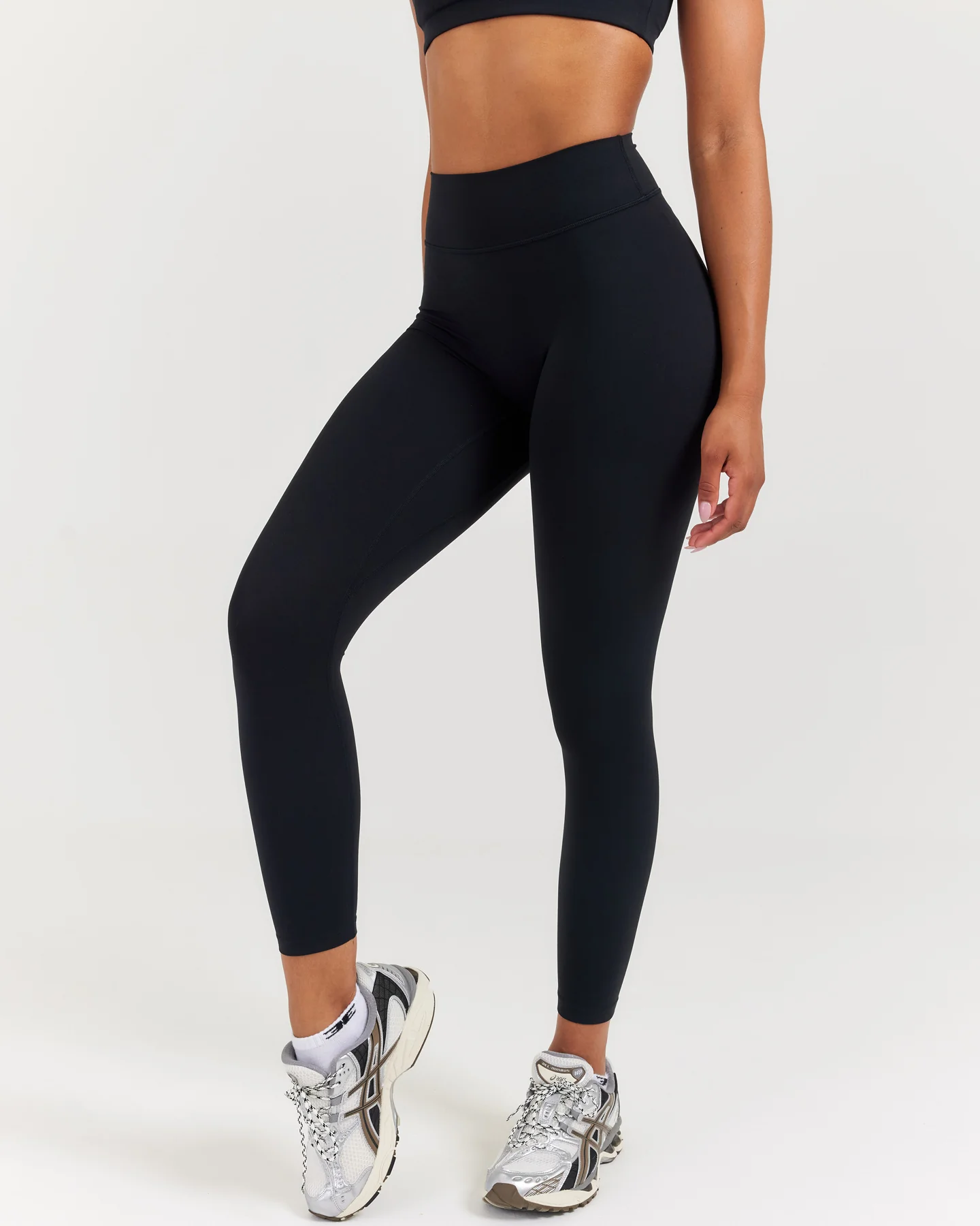 Soléa Petite Invisible Scrunch Leggings - Black - Image 3